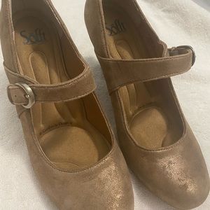 Sofft Mary Jane metallic gold distressed heels